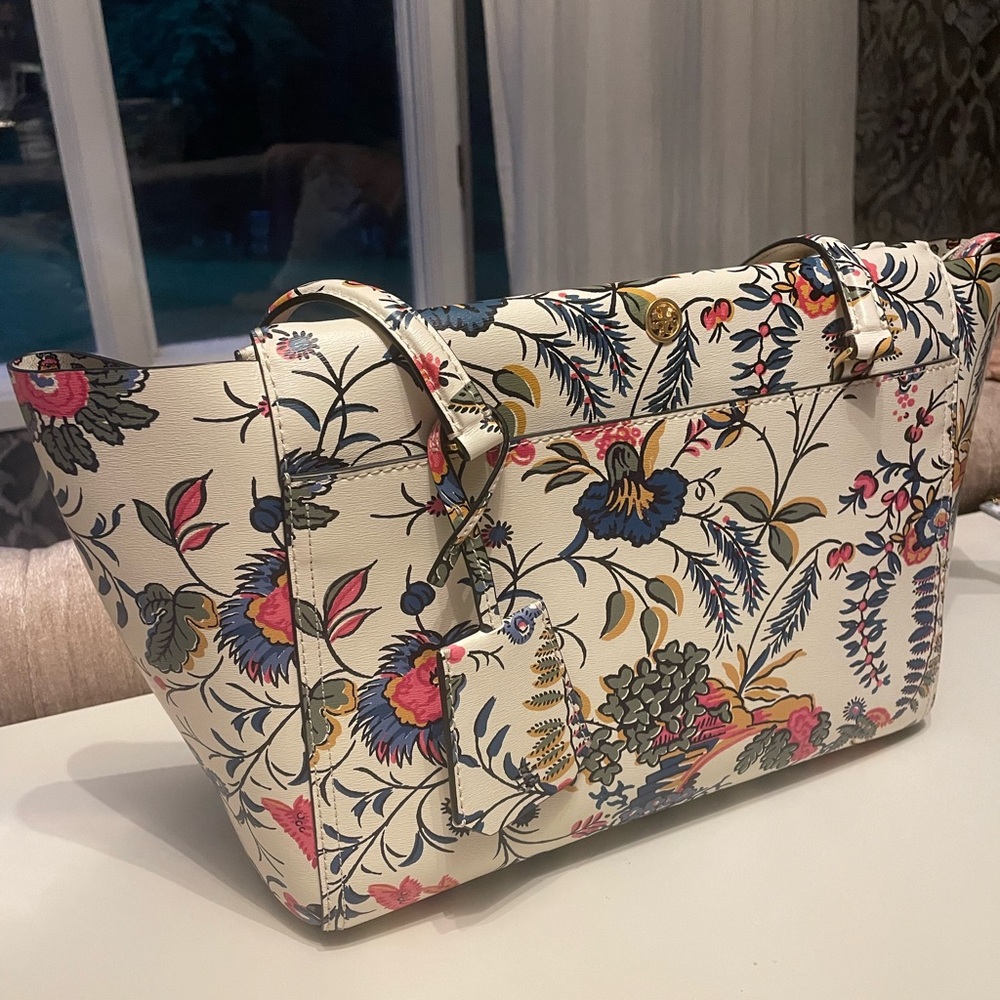 NWOT Tory Burch “Parker Tote” in Gabriella floral print.